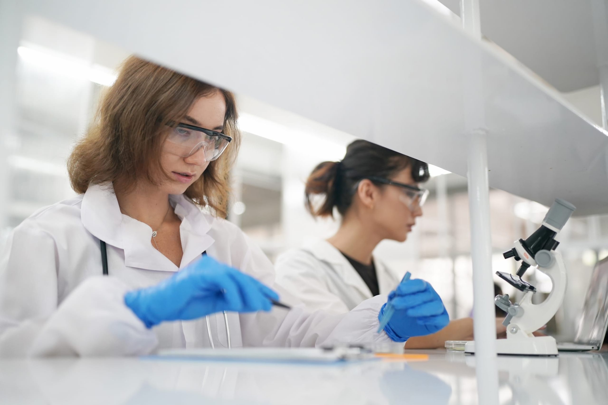 Exploring In-Vivo Facility Management, Life Sciences